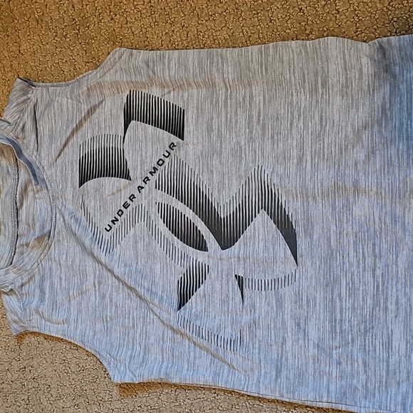 UNDER ARMOUR 4 LOT EUC BOYS 1 SHORT SET 3 SHIRTS - Picture 7 of 14